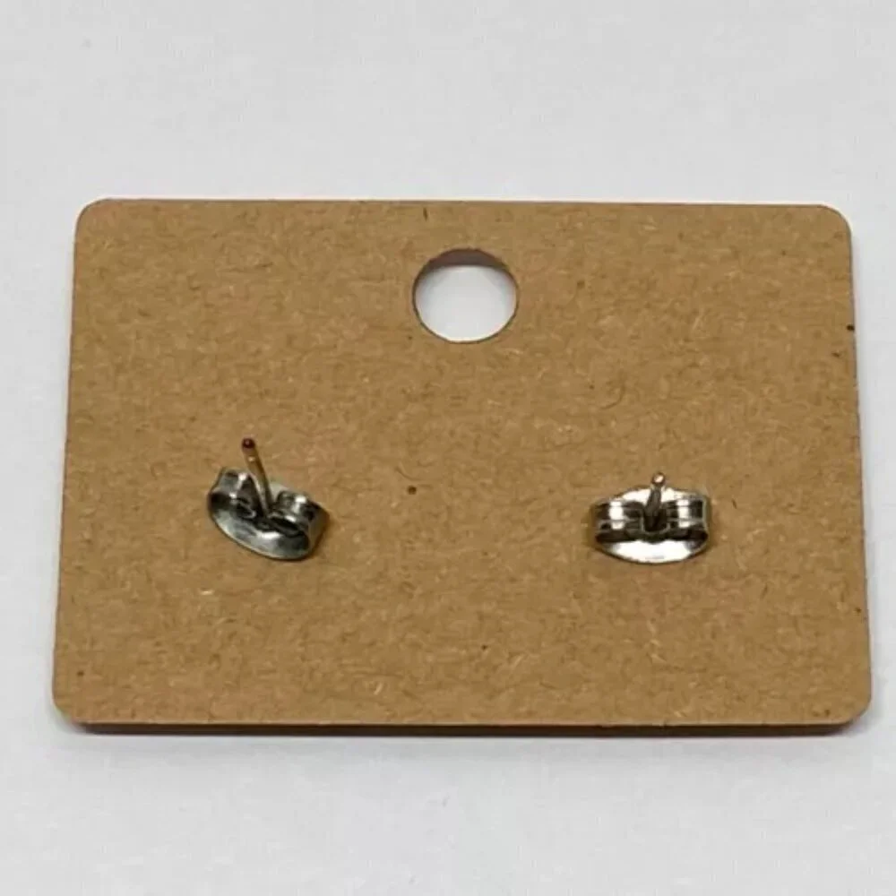 Claire's Sensitive Solution Flower Earrings White Silver Tone Stud‎ Flowers NWOT